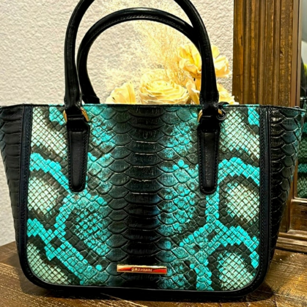 Brahmin croc 🐊 embossed, NWT retails $415. With dust bag.